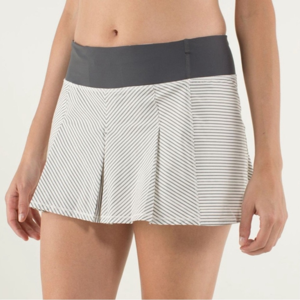 Lululemon Gray Fast Cat Skirt Size 4 VGUC